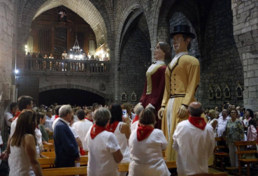 Todas las fotos de la procesión y concentración de gigantes de fiestas de Aoiz 2019