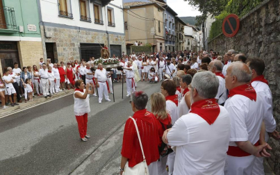 Todas las fotos de la procesión y concentración de gigantes de fiestas de Aoiz 2019