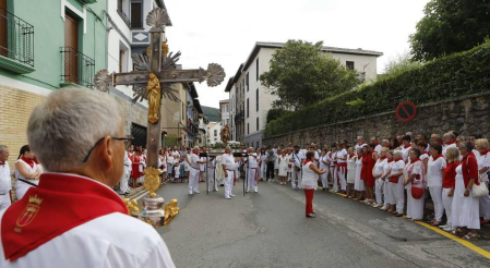 Todas las fotos de la procesión y concentración de gigantes de fiestas de Aoiz 2019