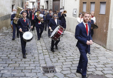Todas las fotos de la procesión y concentración de gigantes de fiestas de Aoiz 2019