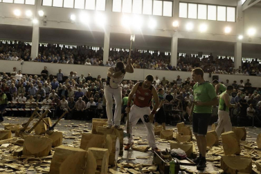 El festival de herri kirolak reunió a más de medio millar de personas en el frontón de la localidad navarra este domingo 11 de agosto.