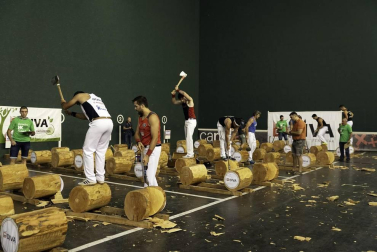 El festival de herri kirolak reunió a más de medio millar de personas en el frontón de la localidad navarra este domingo 11 de agosto.