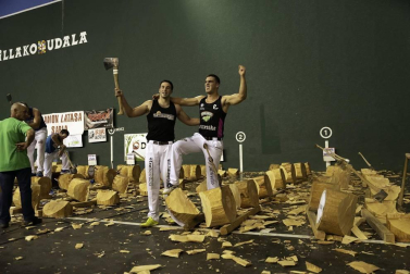 El festival de herri kirolak reunió a más de medio millar de personas en el frontón de la localidad navarra este domingo 11 de agosto.