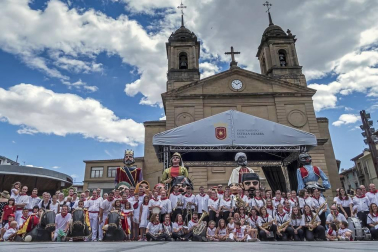 Todas las fotos de la despedida de los gigantes en fiestas de Estella en Diario de Navarra