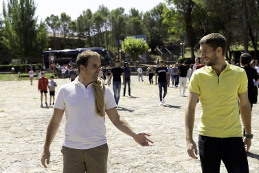 Fotos de la tradicional visita y ofrenda de la plantilla, cuerpo técnico y directivos de Osasuna a San Francisco Javier.
