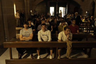 Fotos de la tradicional visita y ofrenda de la plantilla, cuerpo técnico y directivos de Osasuna a San Francisco Javier.