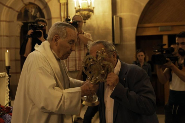 Fotos de la tradicional visita y ofrenda de la plantilla, cuerpo técnico y directivos de Osasuna a San Francisco Javier.