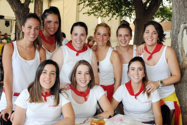 Del 3 al 11 de agosto, los vecinos de Carcastillo se vistieron de blanco y rojo para celebrar sus fiestas grandes. En el programa festivo no faltaron días dedicados a la mujer, al niño, a las peñas o al jubilado, pero uno de los más esperados fue el protagonizado por los calderetes, que se celebraron el sábado 10 de agosto.