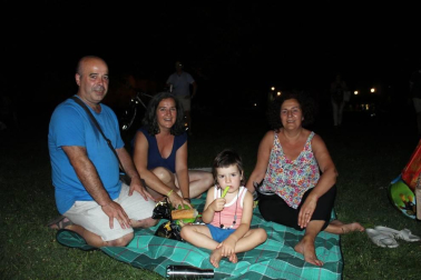 En verano, las murallas de Pamplona se convierten en el mejor escenario para el desarrollo de diferentes programas culturales. Uno de los espectáculos organizados durante la pasada semana fue la actuación del grupo Eia, que presentó su espectáculo 'InTarsi', un original programa de habilidades circenses que tuvo lugar en el interior de la Ciudadela.