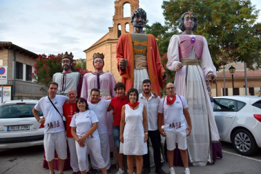 Las últimas horas del día de las fiestas de Arguedas dan mucho juego, sobre todo para los más pequeños de la casa. La cámara de ¡Click! se unió a la fiesta el sábado 10 de agosto para compartir con los vecinos la música de la charanga, la ronda de gigantes y cabezudos y el encierro simulado de toricos.