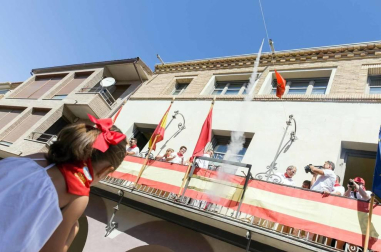 Todas las fotos del cohete de fiestas de Buñuel 2019