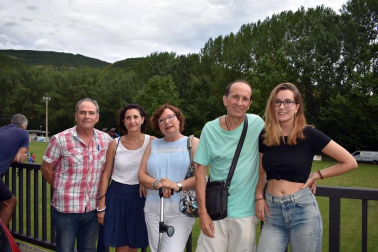Dentro de escasas fechas el fútbol volverá a los campos navarros y los distintos equipos de la comunidad foral se encuentran inmersos en sus respectivas pretemporadas. Tal es el caso del Avance Ezcabarte, de Primera Autonómica, y el CD Itaroa Huarte, de Tercera División, que se enfrentaron en el terreno de juego de Igeldea con victoria para el conjunto 'cebollero' por 0 a 1, tanto convertido por Alfonso Aranguren.