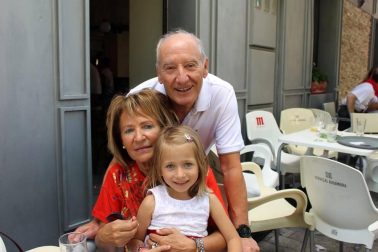 El sábado 10 de agosto, Aoiz arrancaba sus fiestas con el lanzamiento del cohete anunciador. El honor corrió a cargo de la Coral San Miguel, con motivo de la celebración de su 75 aniversario, que dio inicio con este acto a cinco días de algarabía festiva.
