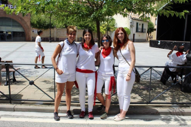 El sábado 10 de agosto, Aoiz arrancaba sus fiestas con el lanzamiento del cohete anunciador. El honor corrió a cargo de la Coral San Miguel, con motivo de la celebración de su 75 aniversario, que dio inicio con este acto a cinco días de algarabía festiva.