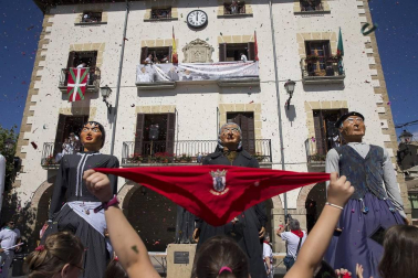 Todas las fotos del cohete de las fiestas de Aibar 2019 en Diario de Navarra.