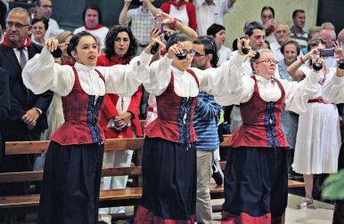 Fotos de la procesión del 15 de agosto de fiestas de Burlada