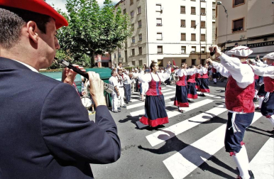 Fotos de la procesión del 15 de agosto de fiestas de Burlada