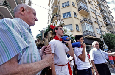 Fotos de la procesión del 15 de agosto de fiestas de Burlada