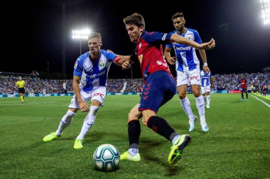 Victoria de Osasuna que sabe a gloria en Butarque en un partido duro, tosco, plagado de interrupciones, pero que se salda de la mejor manera para los rojillos.