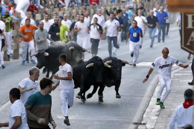 Todas las fotos de la cogida del callejón del tercer encierro de fiestas de Tafalla, en Diario de Navarra