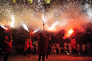 Todas las fotos de los Correfoc en la Plaza de Navarra de las Fiestas de Tafalla 2019 en el Diario de Navarra