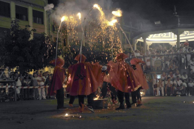 Todas las fotos de los Correfoc en la Plaza de Navarra de las Fiestas de Tafalla 2019 en el Diario de Navarra