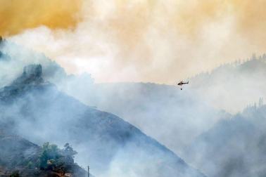 El incendio de Gran Canaria se descontrola y amenaza el parque natural de Tamadaba