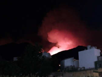 El incendio de Gran Canaria se descontrola y amenaza el parque natural de Tamadaba
