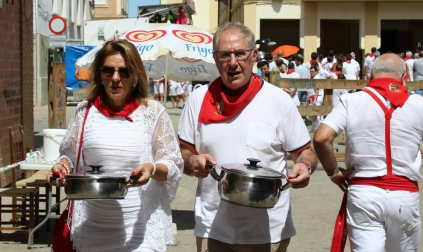 En la pochada de las fiestas de Lerín de este año se repartieron 1.600 raciones del guiso, elaborado con 400 kg. de alubias.