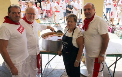 En la pochada de las fiestas de Lerín de este año se repartieron 1.600 raciones del guiso, elaborado con 400 kg. de alubias.