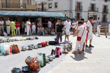 En la pochada de las fiestas de Lerín de este año se repartieron 1.600 raciones del guiso, elaborado con 400 kg. de alubias.