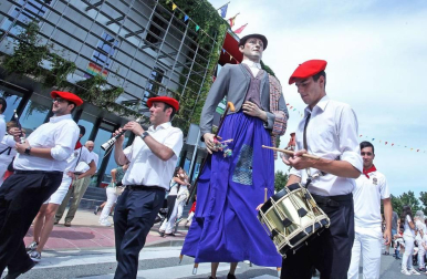 Fotos del cohete de fiestas de Noáin