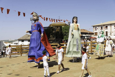 Galería de fotos del primer día de las fiestas de Sesma 2019.