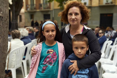 Durante cuatro lunes consecutivos, la plaza de San José, junto a la catedral de Pamplona, está acogiendo el ciclo de música 'Versionando'. Por este escenario ya han pasado los grupos Mind de gap, la Tribu Obembe y A Beatle Bit. Cerrará el ciclo el próximo lunes 26 de agosto el grupo Rockstars.