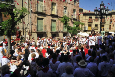 Galería de fotos de la procesión de fiestas de Marcilla 2019, el 24 de agosto