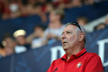 Fotos del búscate en la grada del Osasuna - Eibar