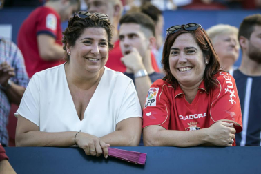 Fotos del búscate en la grada del Osasuna - Eibar