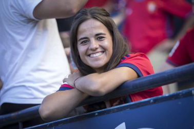 Fotos del búscate en la grada del Osasuna - Eibar