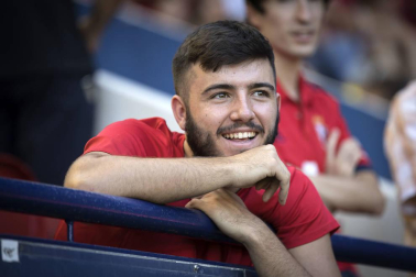 Fotos del búscate en la grada del Osasuna - Eibar