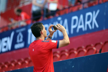 Fotos del búscate en la grada del Osasuna - Eibar