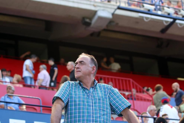 Fotos del búscate en la grada del Osasuna - Eibar