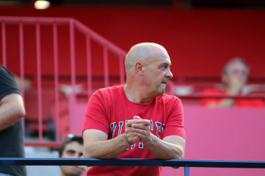 Fotos del búscate en la grada del Osasuna - Eibar