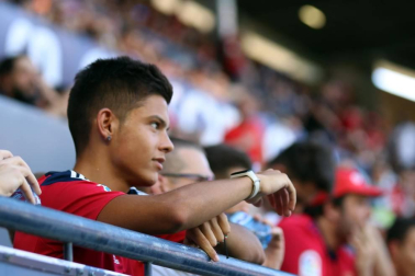 Fotos del búscate en la grada del Osasuna - Eibar