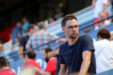 Fotos del búscate en la grada del Osasuna - Eibar