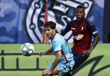 Todas las fotos del Osasuna - Eibar disputado en El Sadar.