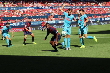 Todas las fotos del Osasuna - Eibar disputado en El Sadar.