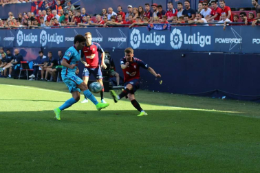Todas las fotos del Osasuna - Eibar disputado en El Sadar.
