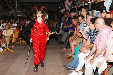 todas las fotos del Paloteado de fiestas de Ribaforada 2019