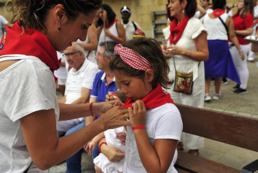 Todas las fotos del cohete de fiestas de Pitillas, celebrado este año en honor a los voluntarios de las inundaciones. Además, a los recién nacidos se les impuso el pañuelo junto a sus padres.