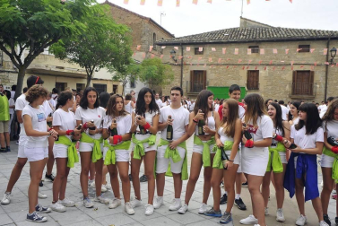 Todas las fotos del cohete de fiestas de Pitillas, celebrado este año en honor a los voluntarios de las inundaciones. Además, a los recién nacidos se les impuso el pañuelo junto a sus padres.